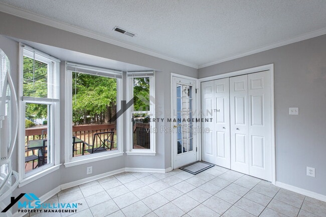 Building Photo - 208 Standish Dr