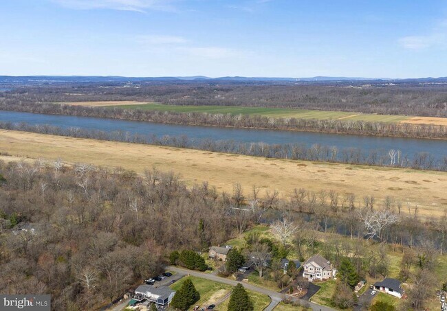 Building Photo - 19451 Youngs Cliff Rd