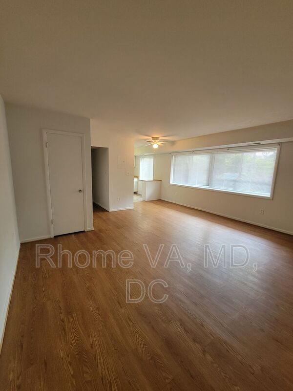 Building Photo - 3220 S 28th St
