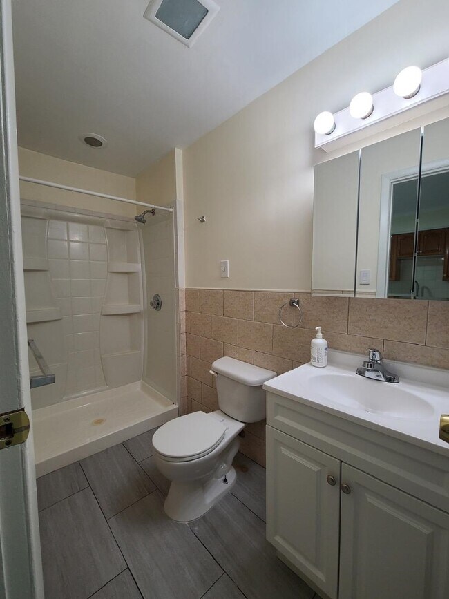 Building Photo - 88 Vroom St