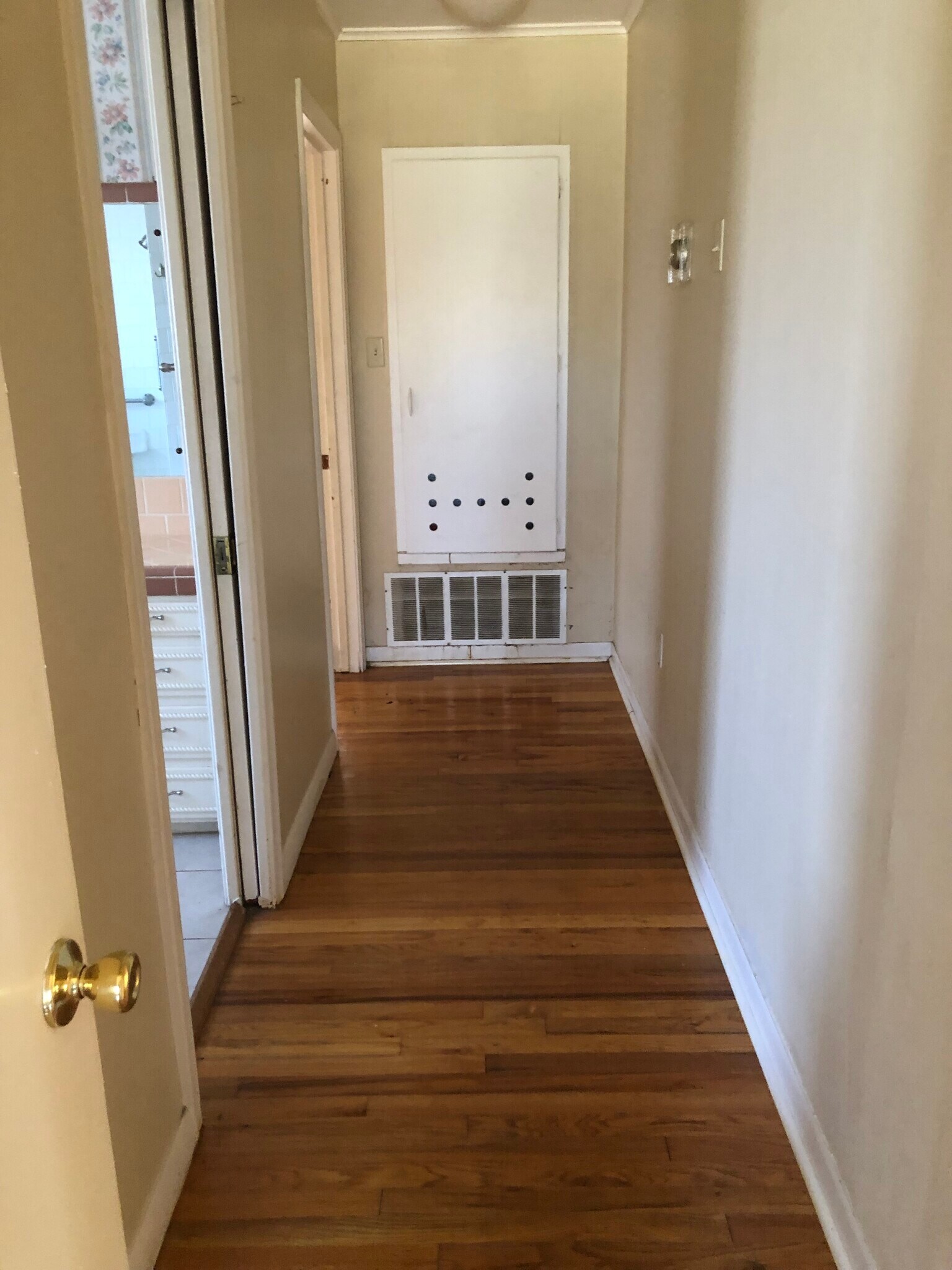 Hall - 1529 Woodland Dr