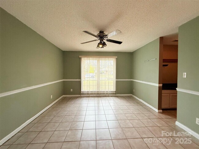 Building Photo - 6924 Long Needles Dr