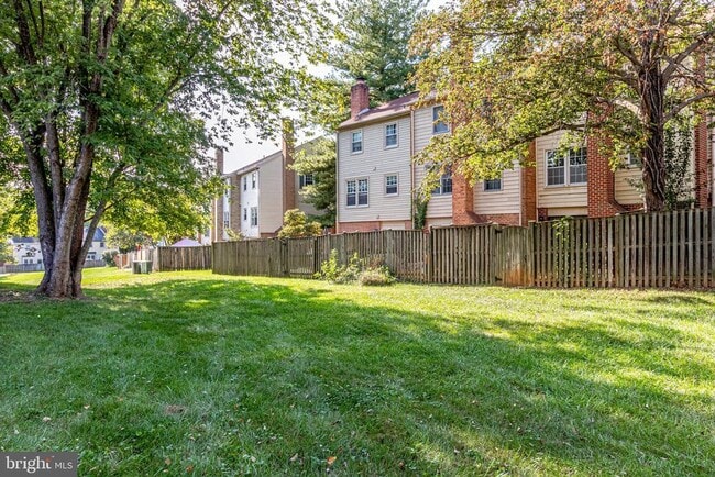 Building Photo - 9911 Whitewater Dr