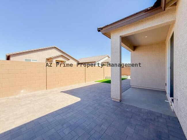 Building Photo - 9810 W Pinchot Ave