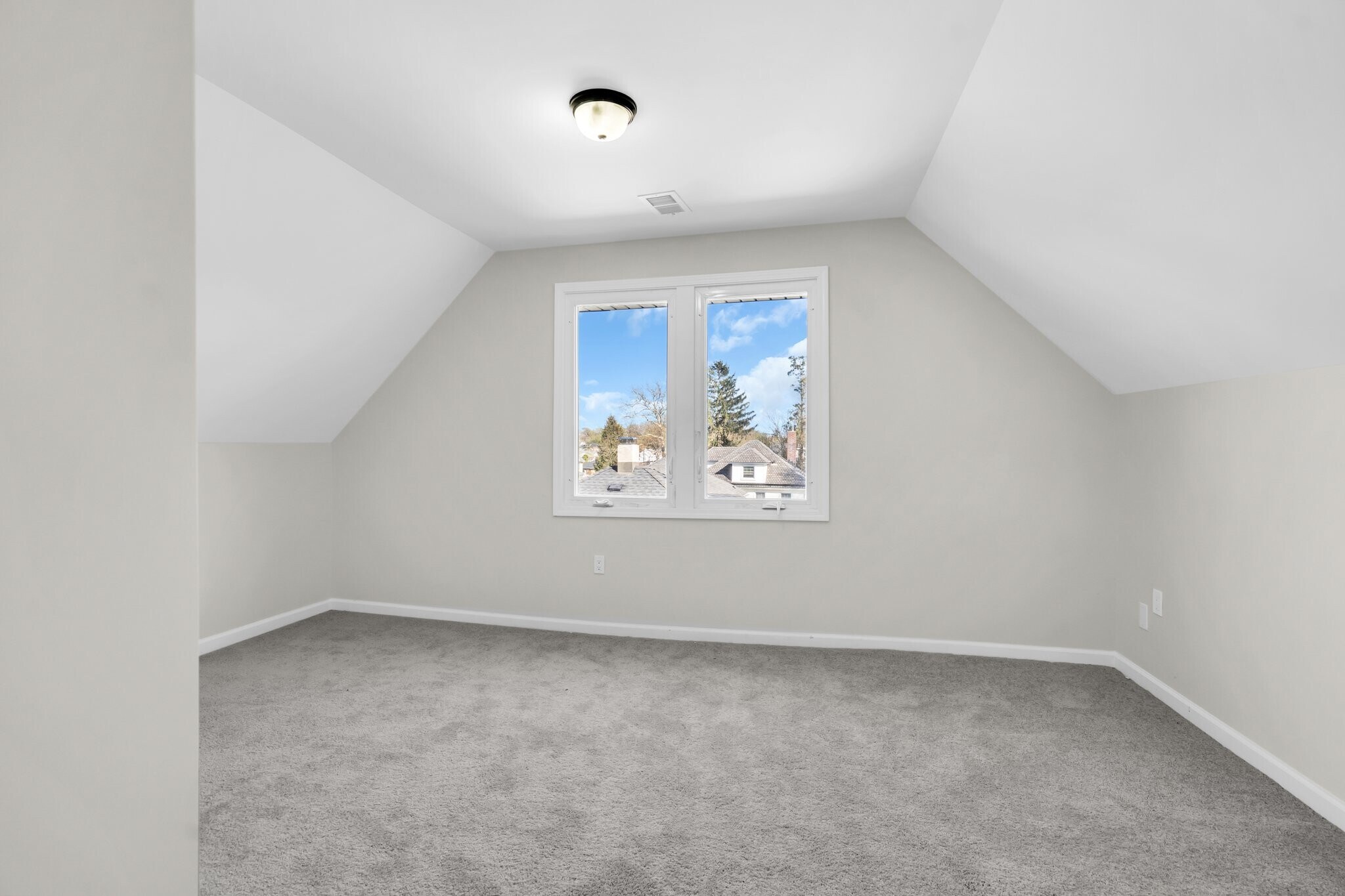 Building Photo - 478 Bath Ave