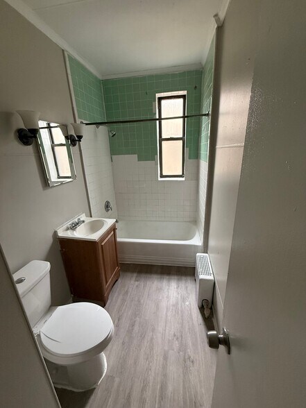 Building Photo - 276 Collins St