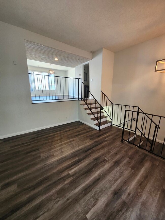 Building Photo - 3-Story Condo in West Covina