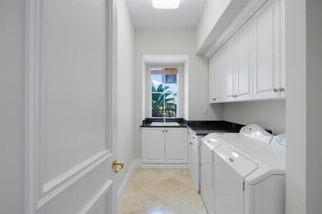 Building Photo - 501 Golden Harbour Dr