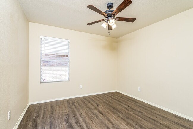 Building Photo - 1118 Antoinette Dr