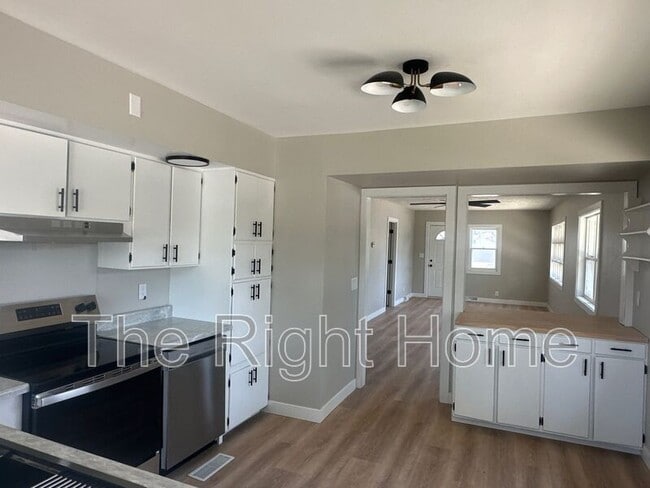 Building Photo - 4525 N 70th St