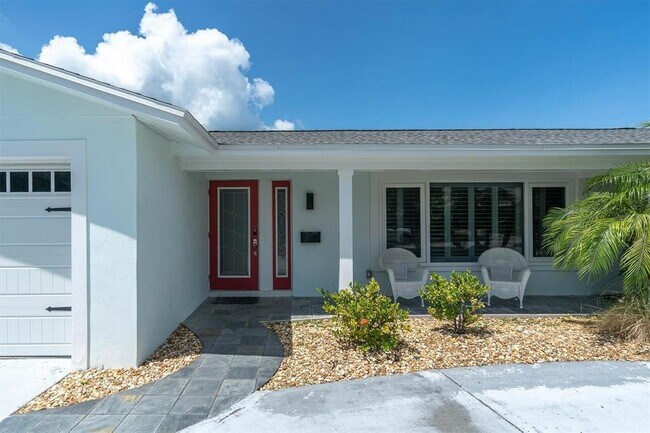 Building Photo - 6440 3rd Palm Point