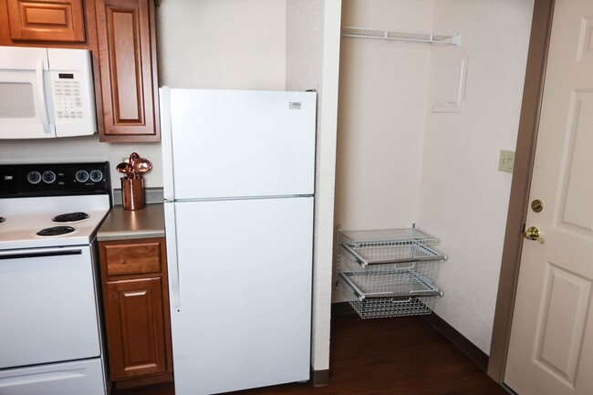 Interior Photo - 512 E Clark