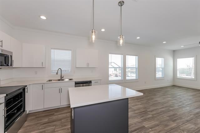 Building Photo - 1601 Daniel Dr