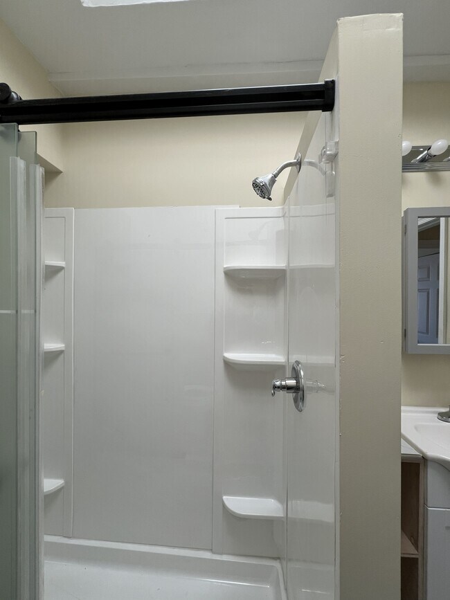 Building Photo - 3540 Mantua Ave