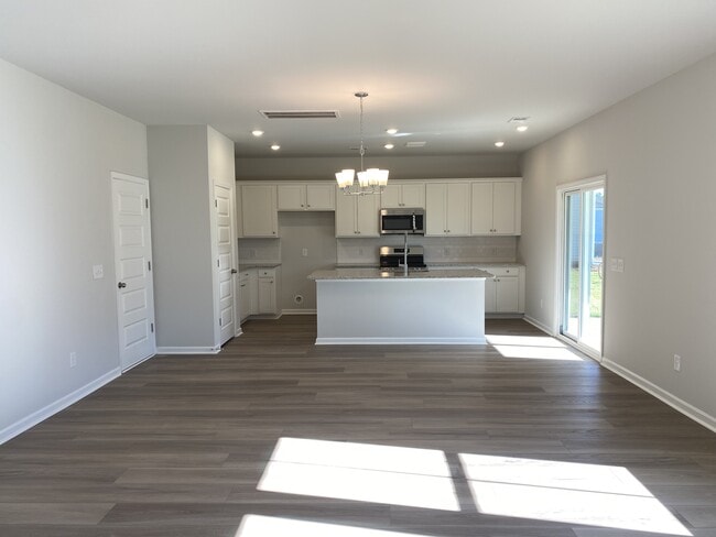 Building Photo - 128 Barefoot Dr