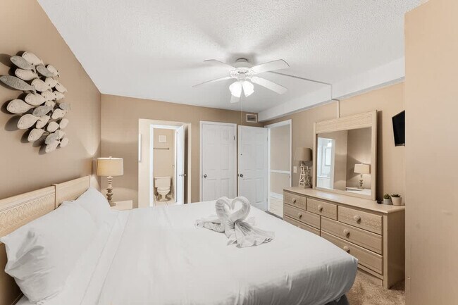 Building Photo - 8743 Thomas Dr