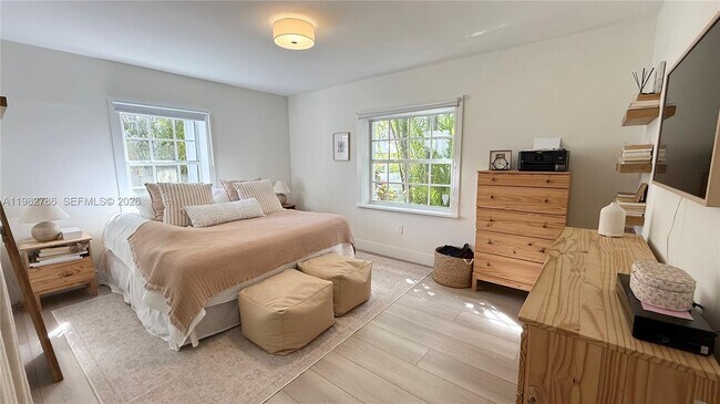 Building Photo - 5785 SW 54th Terrace