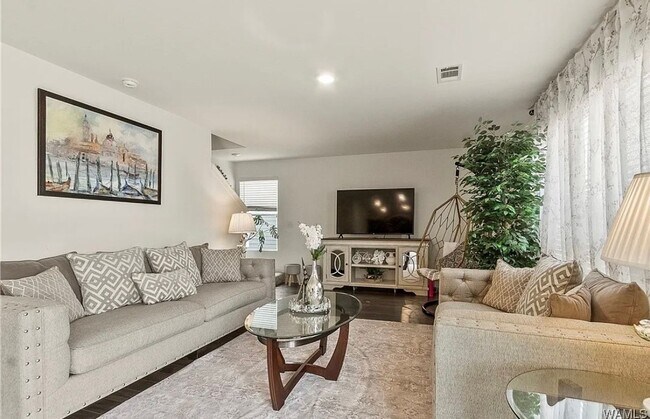 Building Photo - 3BR/2.5BA in Northport