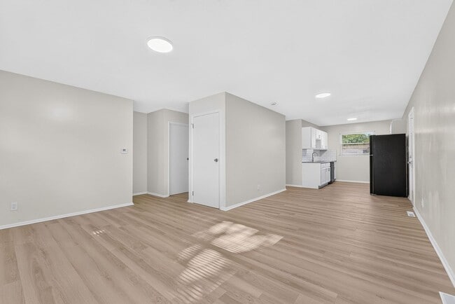 Building Photo - 1811 Stetson Rd