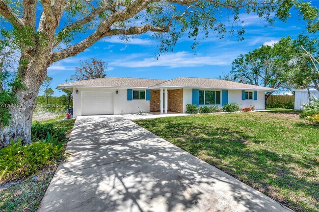 Building Photo - 9125 SE Karin St