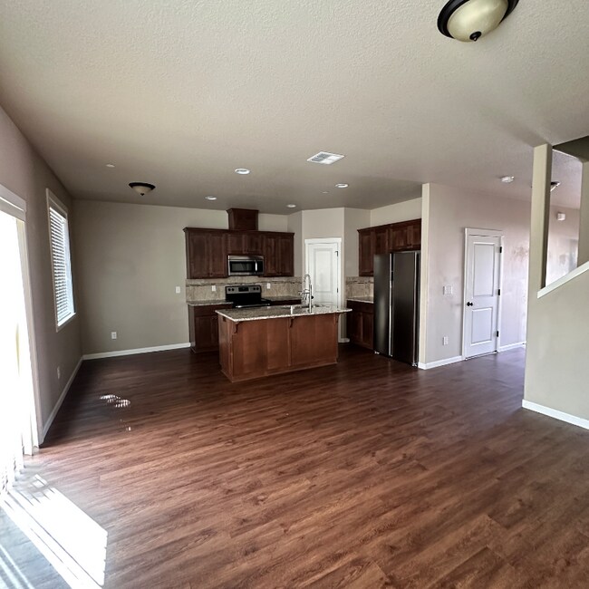 Building Photo - 7649 NE 31st Cir