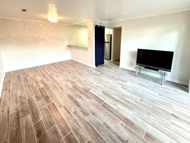 Building Photo - 1260 Sugarwood Cir
