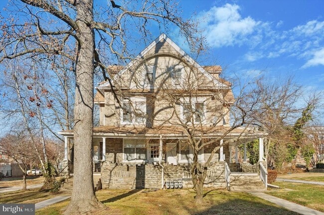 Building Photo - 118 Walnut Ave