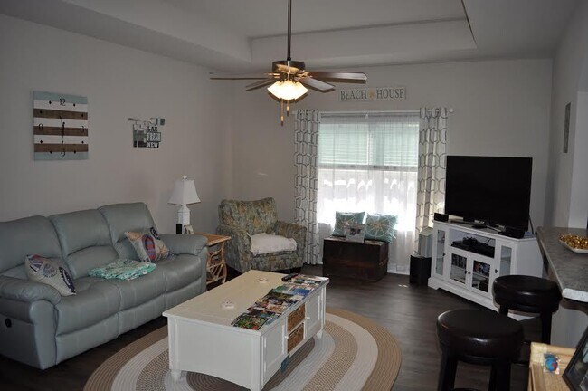 Building Photo - 3 Bedroom 2 Bath in Schooner Landing