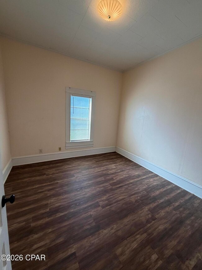 Building Photo - 1002 Indiana Ave