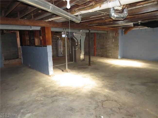Building Photo - 6424 N Ridge Rd
