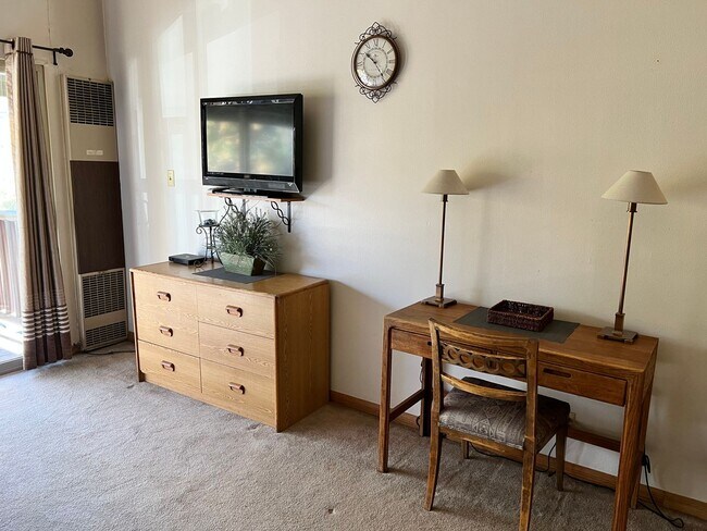 Building Photo - PROSPECTOR STUDIO