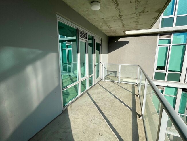 Building Photo - 1080 Park Blvd