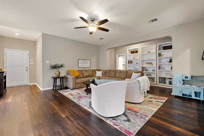 Building Photo - 408 Tyree Rd