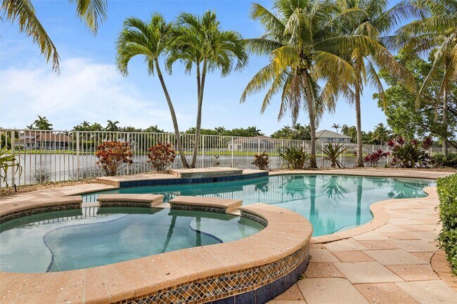 Building Photo - 926 Marina Dr