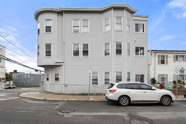 Building Photo - 46 Breed St