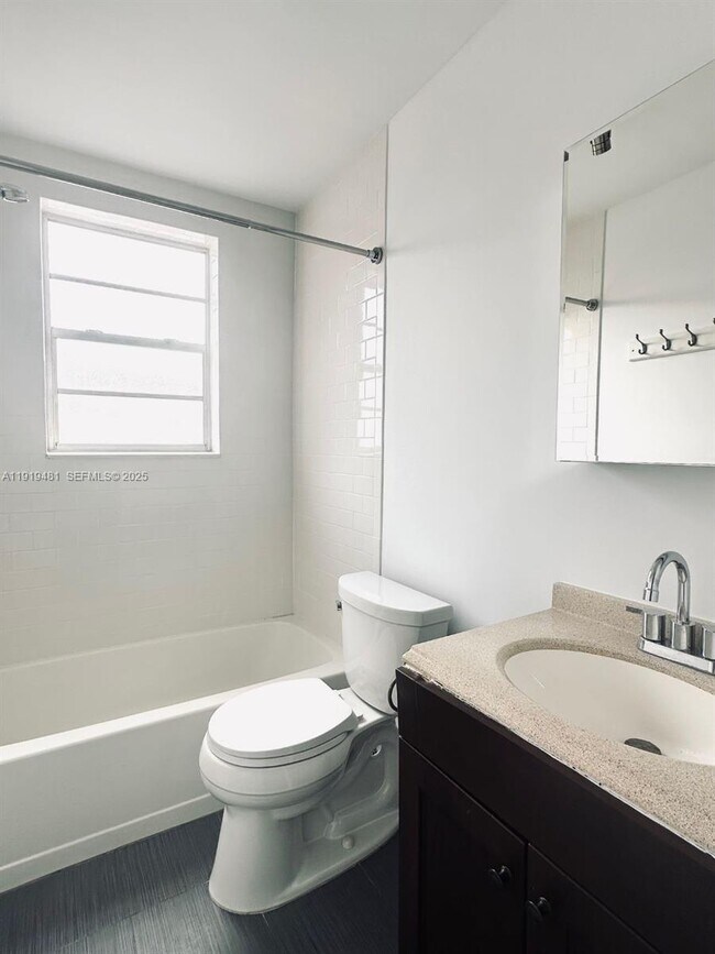 Building Photo - 820 Meridian Ave