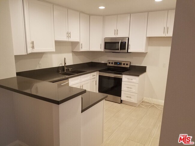 Primary Photo - 827 2nd St