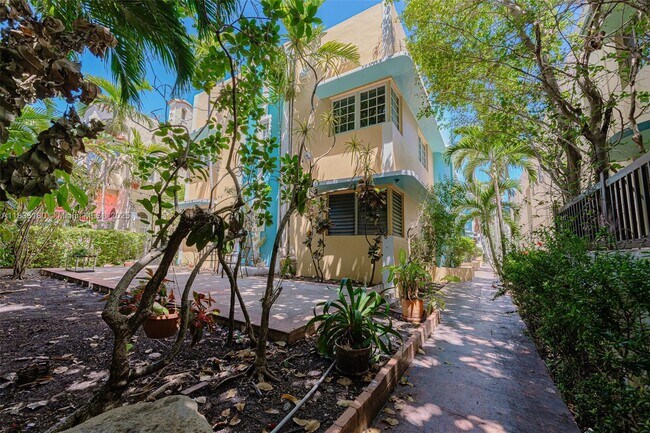 Building Photo - 1351 Meridian Ave