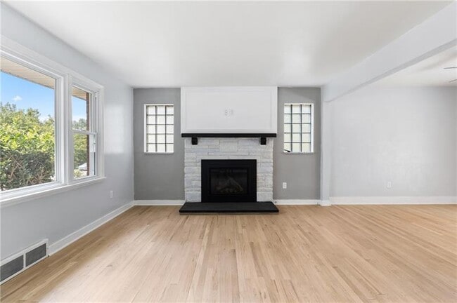 Building Photo - 4030 Circle Dr