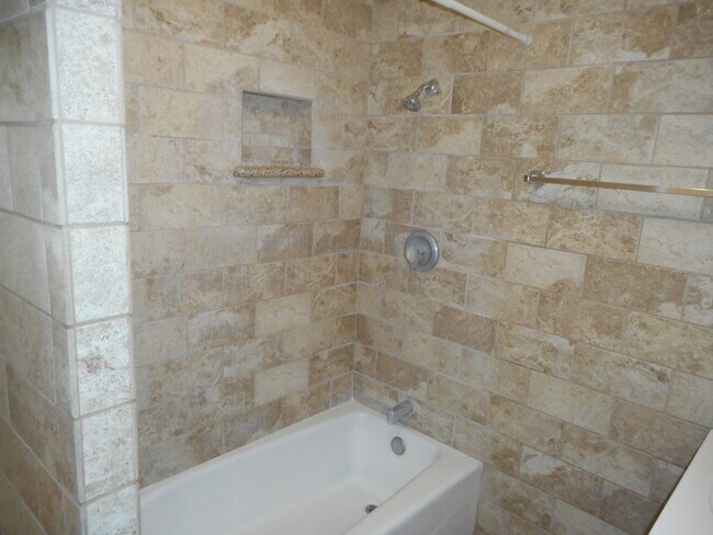 Building Photo - 3032 Walnut Grove Ave