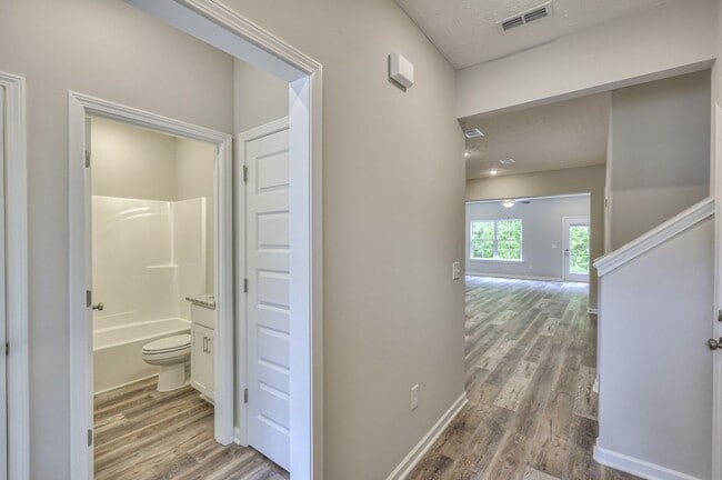Building Photo - BRAND NEW Townhome in Manchester TN