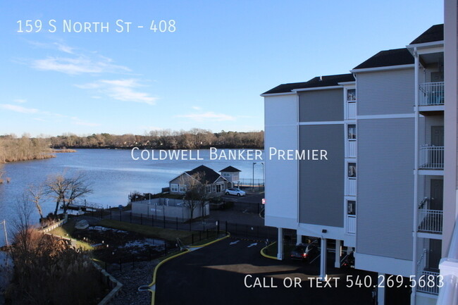Building Photo - The Residences at RiverPlace