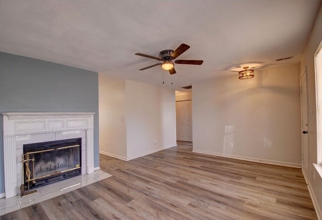 Building Photo - Beautiful 3 Bedroom 2 Bath Home in the Hea...