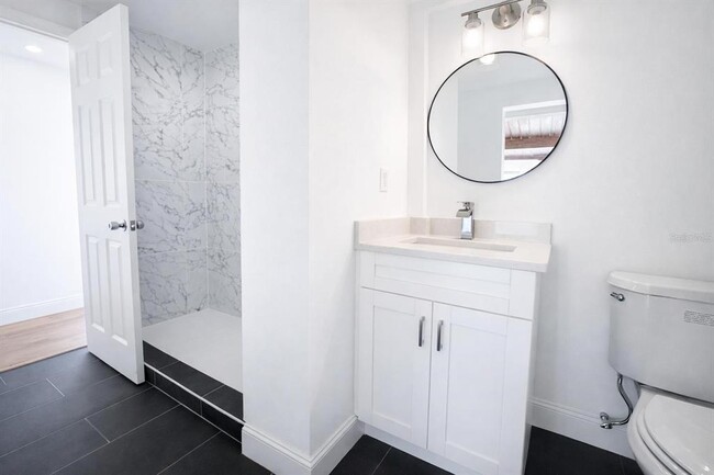 Building Photo - 6580 10th Ave Terrace S