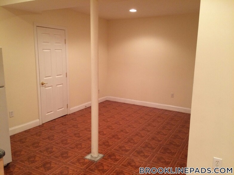 Building Photo - 191 Winthrop Rd