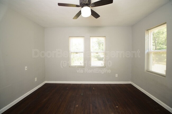 Building Photo - 613 E Xyler St