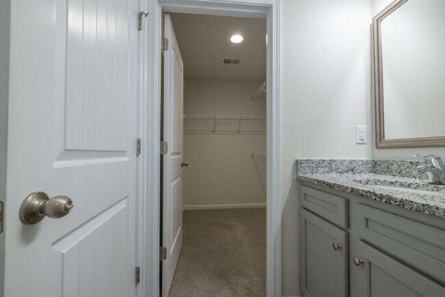 Building Photo - 3 Bedroom Home in Pendleton, SC