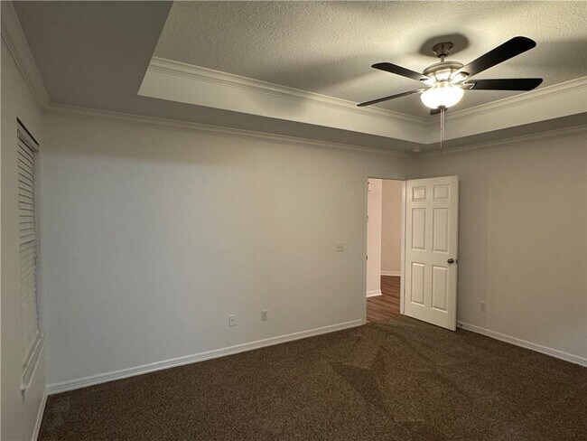 Building Photo - 285 Carrington Ave