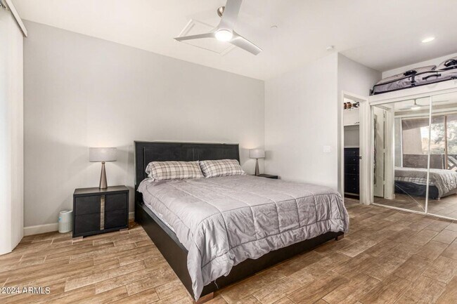 Building Photo - Lovely unit at Mira Vista Condominiums