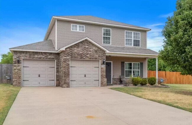 Building Photo - 3 Bed | 2.5 Bath in Broken Arrow!